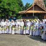 Puluhan Siswa KBI IT Faturrohman Laksanakan Manasik Haji di Pendopo KecamatanTodanan