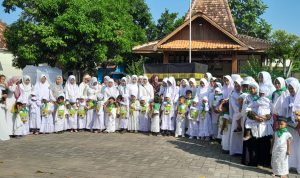 Puluhan Siswa KBI IT Faturrohman Laksanakan Manasik Haji di Pendopo KecamatanTodanan