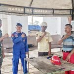 Serda Juhari Bersama Anggota Polairud Himbau Satpam PT Waskita Karya Tingkatkan Penjagaan Keamanan