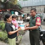 Dukung Program Pemerintah, Koramil 418-06/Kamboja Beri Bantuan Susu Kotak ke Anak Stunting