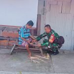 Via Komsos, Serda Bambang Beri Motivasi ke Pengrajin Sangkar Burung