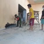 Bersama Warga Binaan, Babinsa Koramil 1512-01/Weda Karya Bahkti Perbaikan Gereja