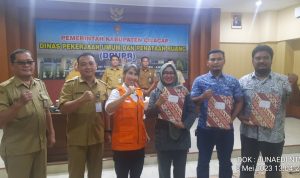 Pj. Bupati Cilacap Serahkan 33 SPMK Proyek Dinas PUPR, Kontraktor Nakal Akan Disanksi