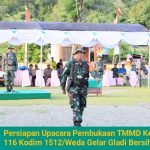 Matangkan Kesiapan Upacara Pembukaan TMMD Rabu Besok, Personil Kodim 15/12 Weda Laksanakan Gladi Bersih 