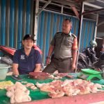 Sambangi Pedagang Ayam Potong, Peltu Dadang Himbau Selalu Jaga Kebersihan