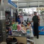 Babinsa Serda Heri Himbau Pegawai Indomaret Selaku Waspada Terhadap Aksi Kejahatan