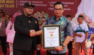 Pecah Rekor Muri, 3500 Telur Berdiri di Pantai Pasir Padi Pangkalpinang