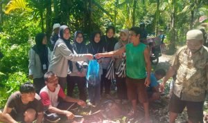 Rayakan Idul Adha, Mahasiswa KKN UIN Bukittinggi Bantu Pelaksanaan Qurban di Surau Cumateh Lubuak Alia