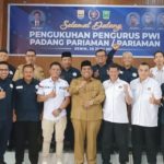 Hadiri Pelantikan Pengurus PWI Padang Pariaman, Suhatri Bur: Insan Pers Selain Kontrol Juga Menjadi Pemersatu Pemerintah dengan Masyarakat