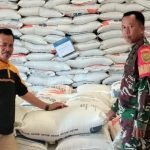 Jaga Ketahanan Pangan, Babinsa Peltu Tri Yuliarto Cek Stok Beras di Wilayah Binaan