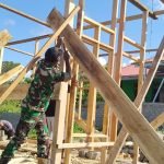 Serda Jasmin Karya bhakti Membantu Mendirikan Kerangka Tiang Rumah Milik Harnanto