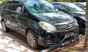 Oknum Leasing di Kelapa Dua Tangerang Tarik Paksa Mobil Jurnalis