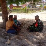 Melalui Komsos, Serda Akbar Ajak Warga Binaan Bersihkan Pantai