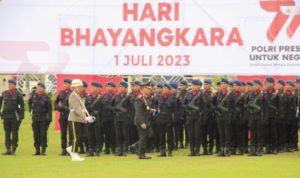 Kapolda Sumbar Irjen Pol Suharyono Pimpin Upacara Hari Bhayangkara ke-77 di Istana Gubernur
