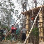 Satgas TMMD Bersama Warga Bergotong Royong Saling Bahu Membahi dalam Berbagai Kegiatan