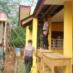 Sinergitas Polri dan TNI Terlihat Saat Anggota Polsek Pelayang Kunjungi Lokasi TMMD