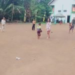 Koptu Insh Ansori Ajak Anak Anak Olah Raga Jaga Kesehatan di Lapangan Posko TMMD ke 117