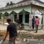 Renovasi Mushola, Satgas TMMD ke 117 Kodim 0429/Lamtim Wujudkan Mimpi Warga Desa Sumber Marga