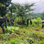 Jaga Keindahan Lingkungan, Satags Yonif Raider 200/BN Laksanakan Karya Bhakti Bersama Masyarakat