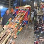Jelang Tabuik Dihoyak, Pengunjung Serbu Rumah Tabuik Saksikan Proses Pembutannya