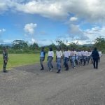 Satgas Yonif Raider 200/BN Beri Pelatihan Paskibraka ke Siswa SMA di Yalimo