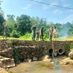 Kasbrigif 8/GC Dampingi Tim Zidam Tinjau Lokasi Pembangunan Jembatan
