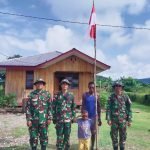 Sambut HUT RI ke-78, Satgas Yonif Raider 200/BN Ajak Masyarakat Kibarkan Bendera Merah Putih