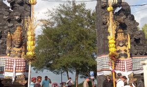 Satuan Pol Airud Bakti Religi “Ngayah” Jelang Pujawali di Pura Luhur Tanah Lot