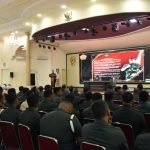 Prajurit dan PNS Jajaran Kodam II/Swj Ikuti Penyuluhan Hukum dari Babinkum TNI