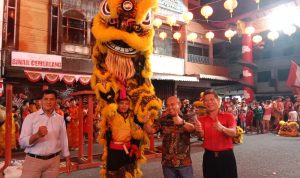 Wali Kota Molen Bersamai Masyarakat Etnis Tionghoa Pada Perayaan Hari Kelahiran Kwan Tie Tan
