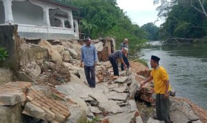 Talud Pengaman Masjid Raya Nagari Balah Aie Lubuk Puar Ambruk, Panitia Pembangunan Tentukan Langkah dan Kebijakan