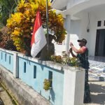 Jelang HUT RI Ke- 78, Babinsa Koramil 1512-02/Patani Himbau Warga Binaan Pasang Bendera merah putih