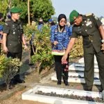 Danrem 043/Gatam Pimpin Ziarah Rombongan di TMP Tanjung Karang Bandar Lampung