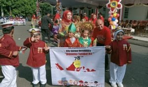Walikota Maulan Aklil Sapa Peserta Karnaval PAUD