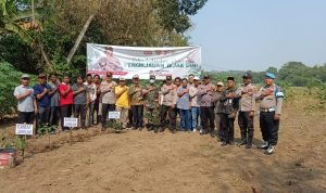 Kapolsek Dan Muspika Hadiri “Polri Lestarikan Negeri Penghijauan Sejak Dini” Desa Pasir Buyut