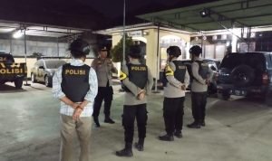 Kanit Binmas Polsek Jawilan Polres Serang Pimpin Apel Malam dan Sispam Mako