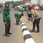 Kasi Tramtib Kelurahan Kutabumi Inisiasi Kerja Bakti Bersama Bhabinkamtibmas dan Warga