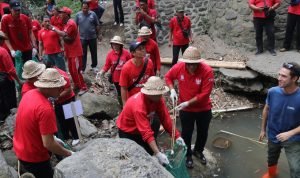 Kurangi Tabanan Dari Sampah Plastik, Bupati Sanjaya Pimpin Aksi Bersih Sungai Yeh Sungi