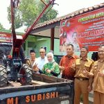 Teti Rohatiningsih Anggota DPR RI Serahkan Bantuan Alsintan Dan Bibit Pertanian