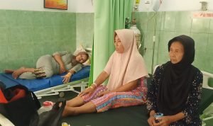 Diduga Keracunan Makanan Pesta Pernikahan Puluhan Warga Dilarikan ke Puskesmas