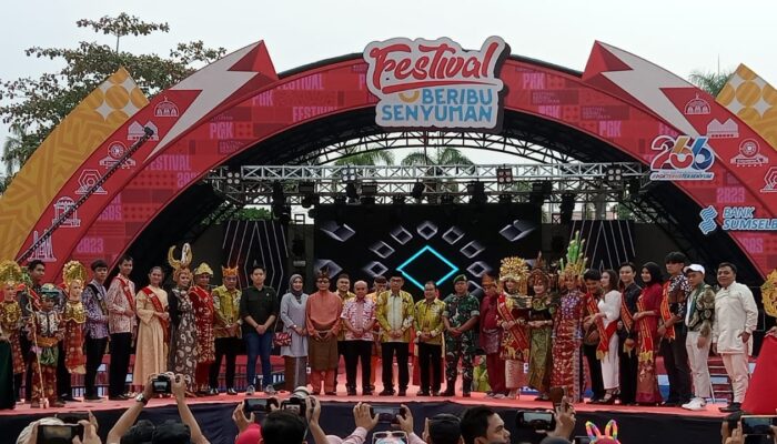 23 Peserta Meriahkan Fashion Parade Festival Beribu Senyuman 2023