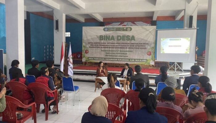 Kolaborasi Bersama Disperindag Provinsi Bali, Tim Bina Desa BEM FP Universitas Udayana Sosialisasi Produk Stroberi