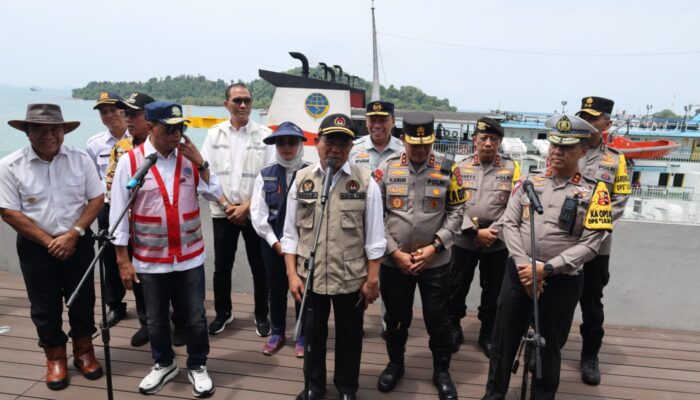 Jelang Nataru, Menko PMK Didampingi Menhub dan Kakorlantas Cek Kesiapan Pelabuhan Penyeberangan Merak-Bakauheni