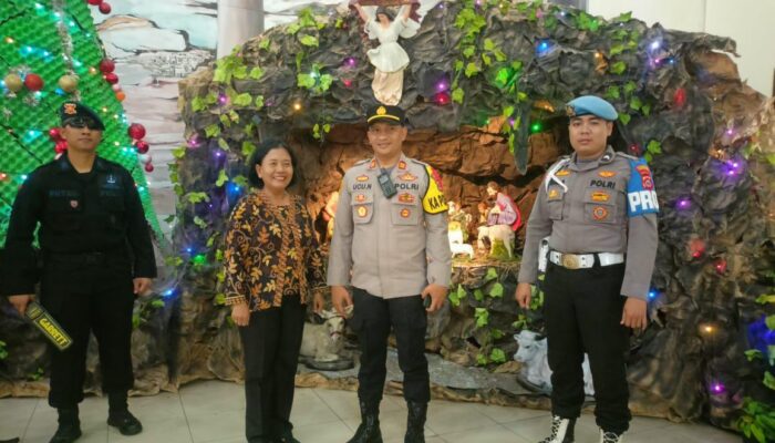 Kapolsek Pasar Kemis Giat Sterilisasi Gereja Gregorius