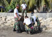 Jaga Kebersihan Alam Dan Lingkungan, Kodim 1512/Weda Bersihkan Pesisir Pantai 