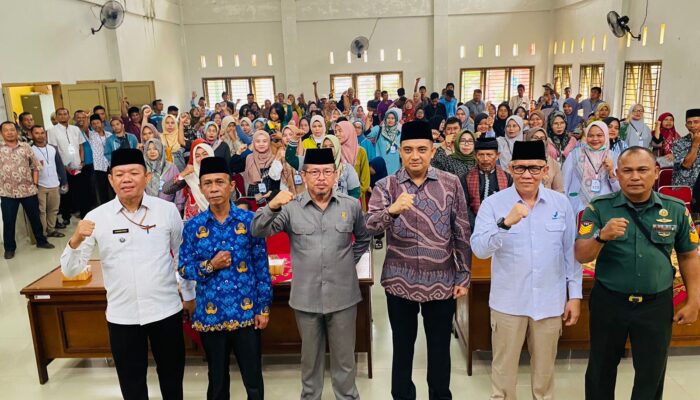 BPOM Padang Bersama Anggota DPR RI Ajak Masyarakat Sosialisasikan Cek KLIK