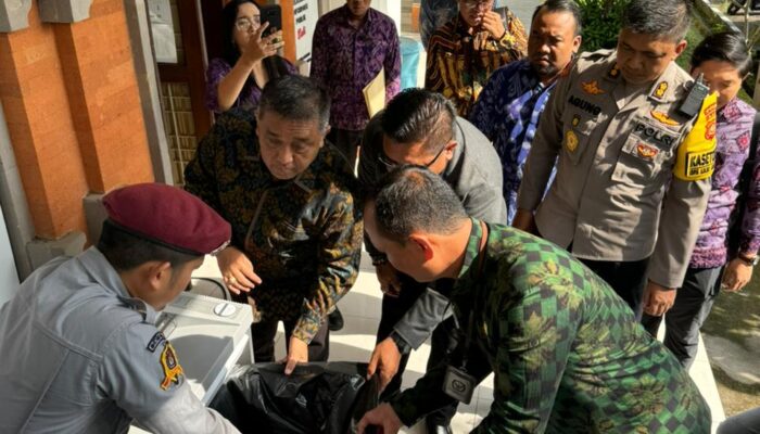 KPU Provinsi Bali Musnahkan Surat Suara Pemilu Rusak