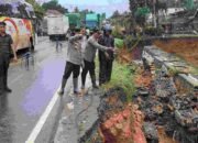 Kapolres Bungo Tinjau Tanah Longsor di Km 59 Jalan Lintas Sumatera