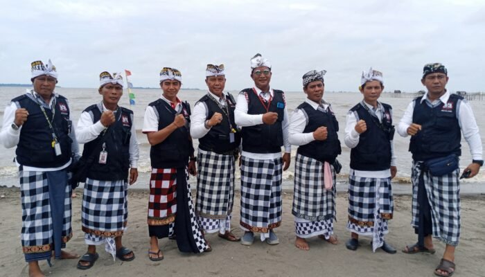 Pecalang Pura Kertajaya Tangerang, Mengamankan Serta Menertibkan Jalannya Upacara Melasti di Pantai Tanjung Pasir