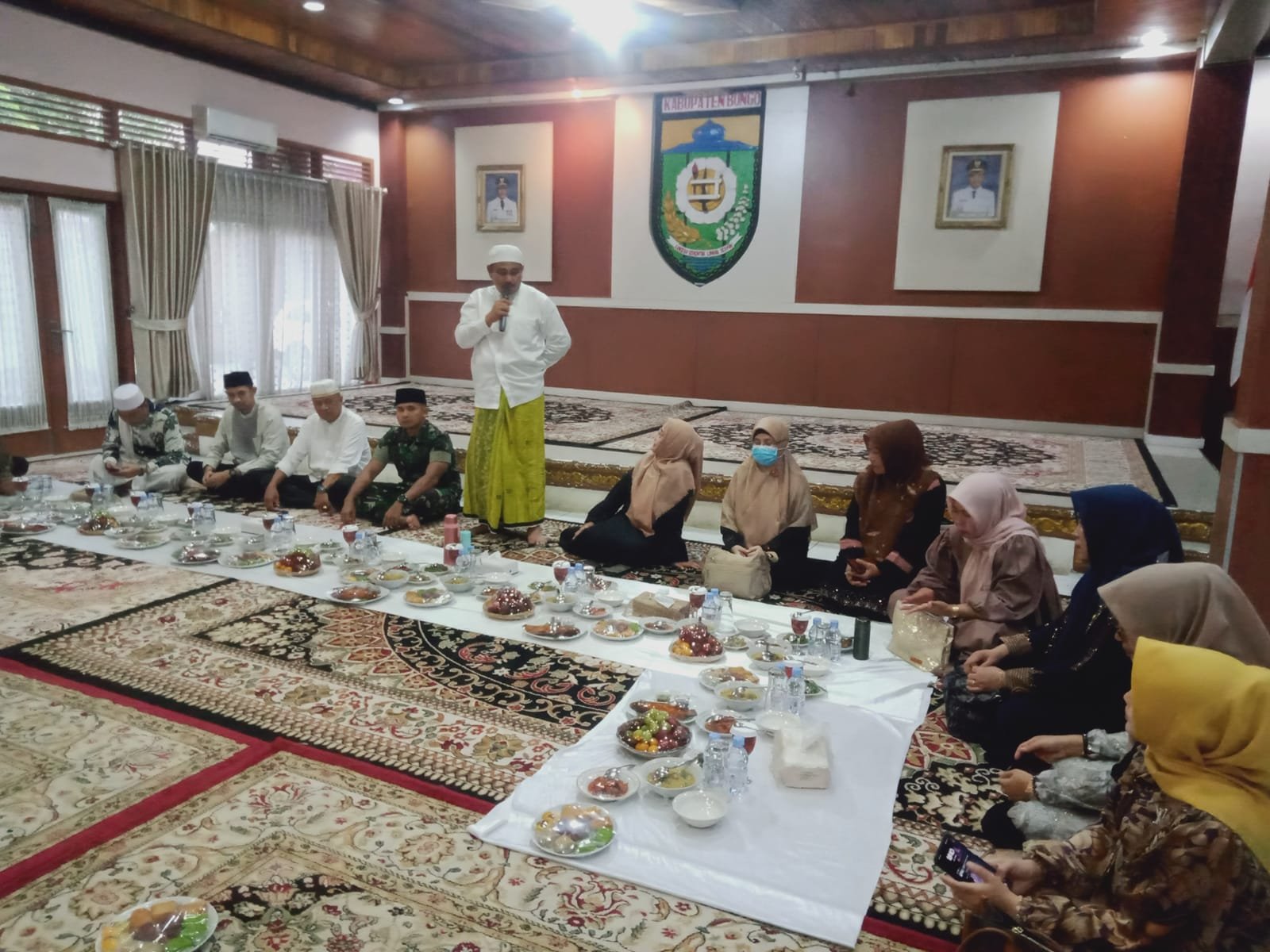Selain Buka Puasa Bersama Bujang Gadis Batik Bungo Tahun 2023, Bupati Bungo Juga Santuni 100 Orang Anak Yatim 1 IMG 20240322 WA0235